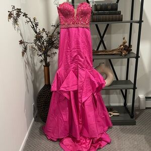 SHERRI HILL PAGEANT GOWN STUNNING SIZE 2 Fushia wedding PROM BEADED RHINESTONE